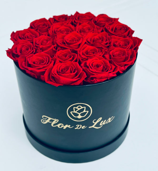 Medium Black Round Box - Preserved Roses